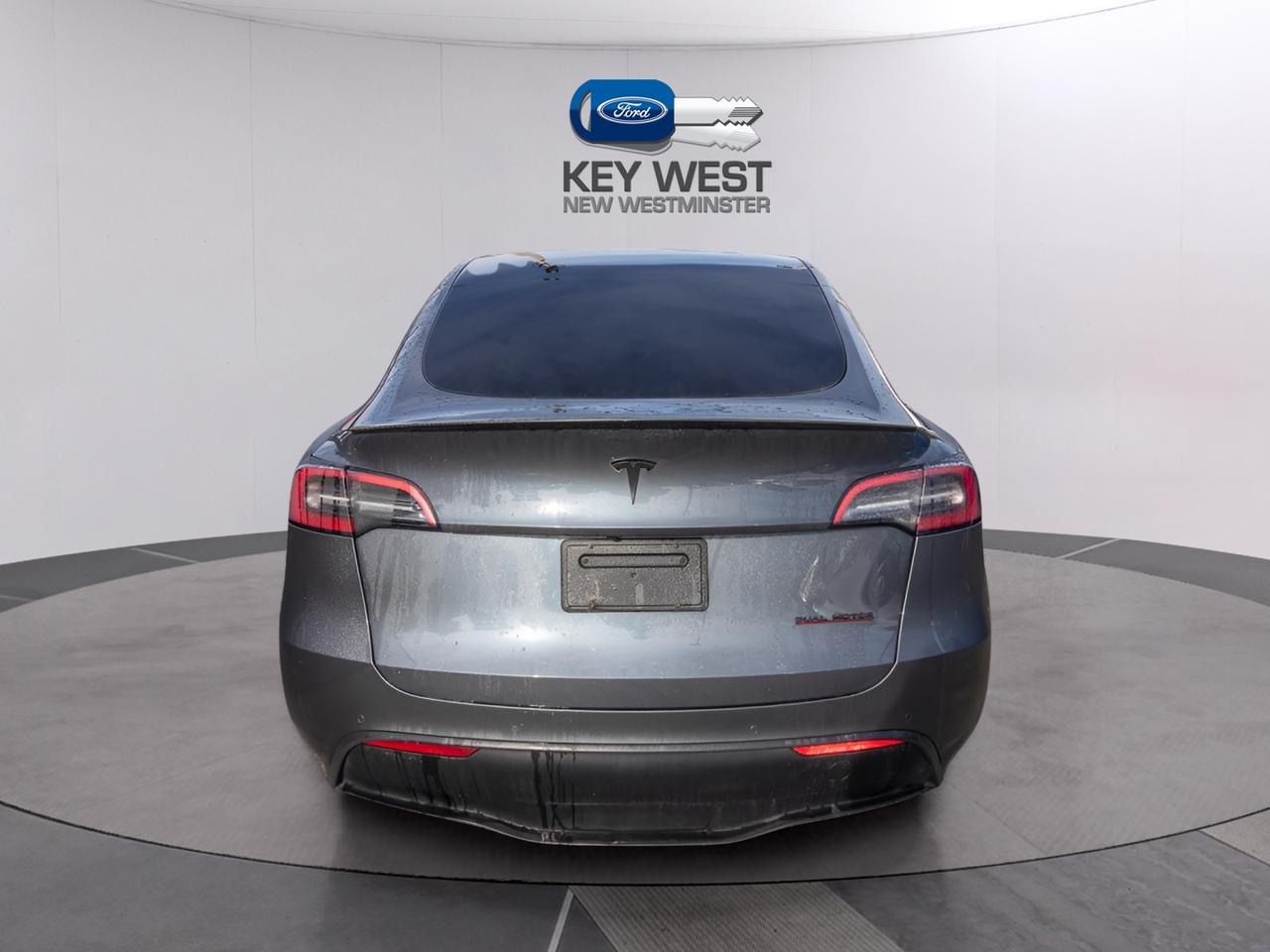 2022 Tesla Model Y Performance AWD Photo4