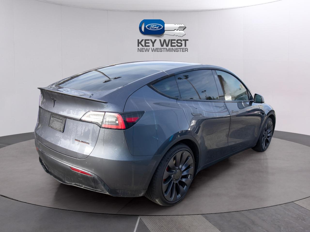 2022 Tesla Model Y Performance AWD Photo4