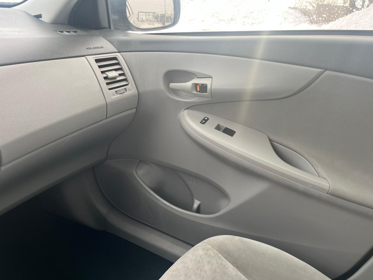 2010 Toyota Corolla CE Photo