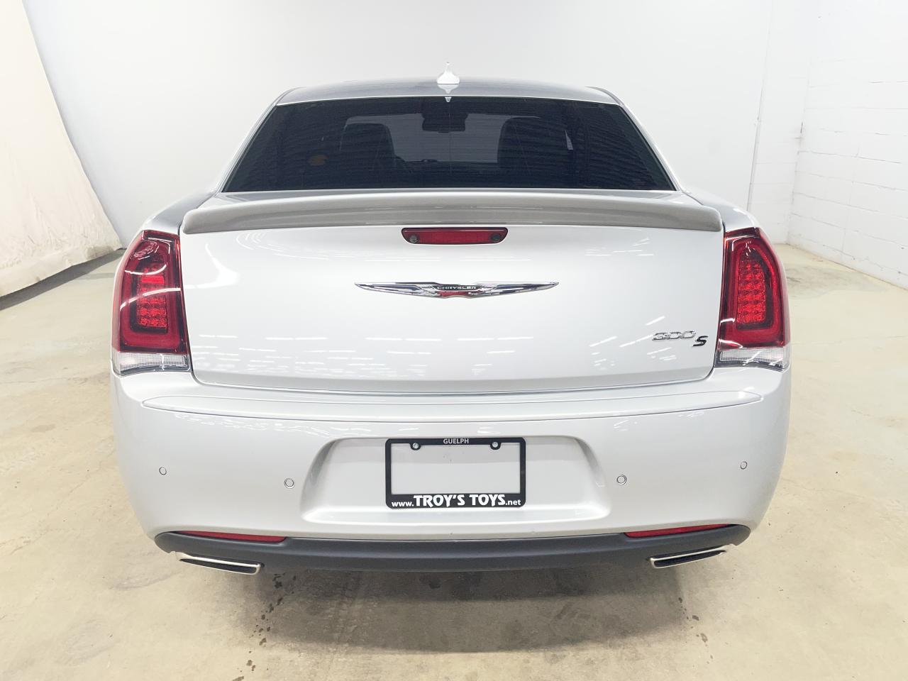 2019 Chrysler 300 300S Photo5