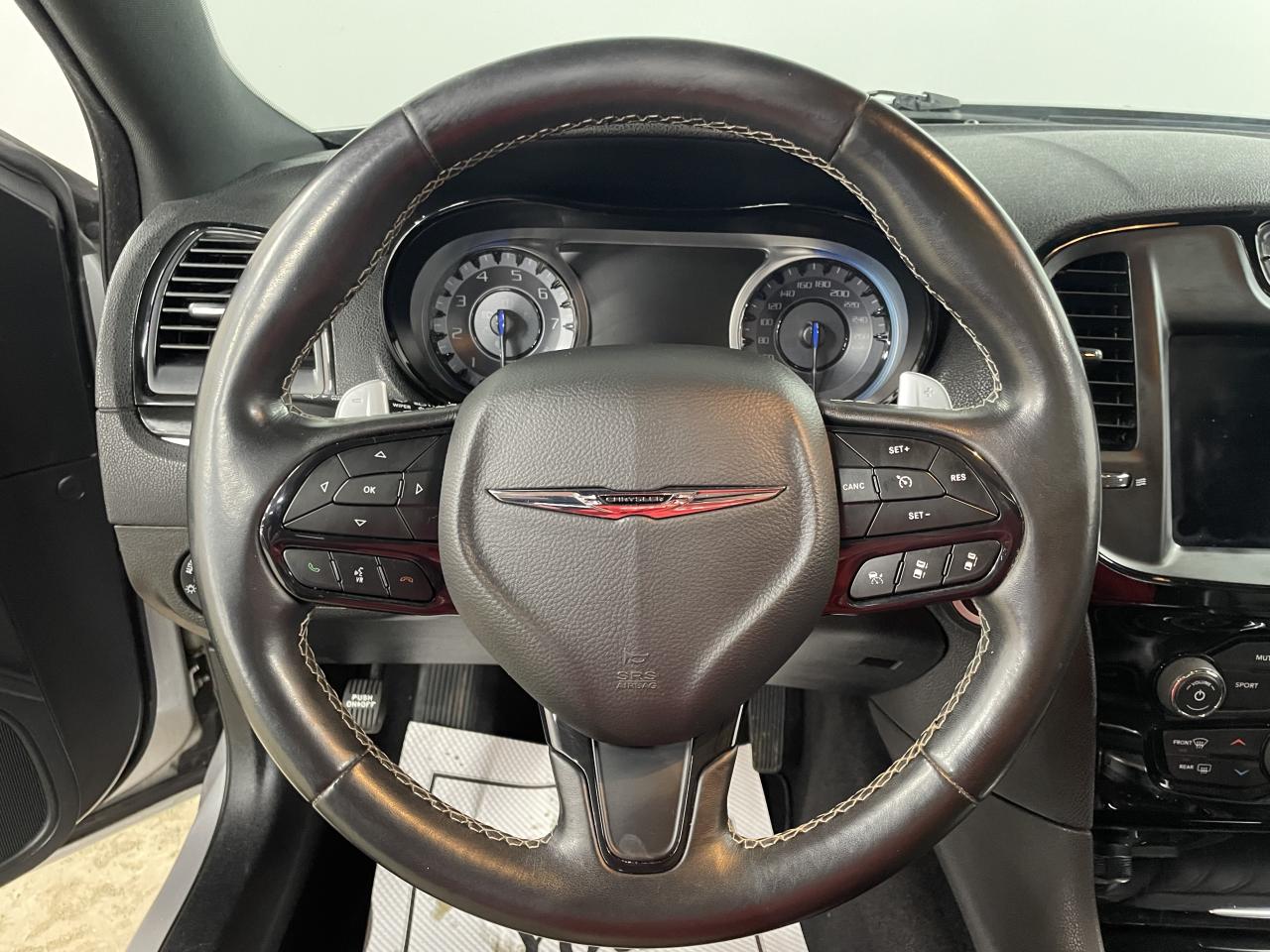 2019 Chrysler 300 300S Photo14