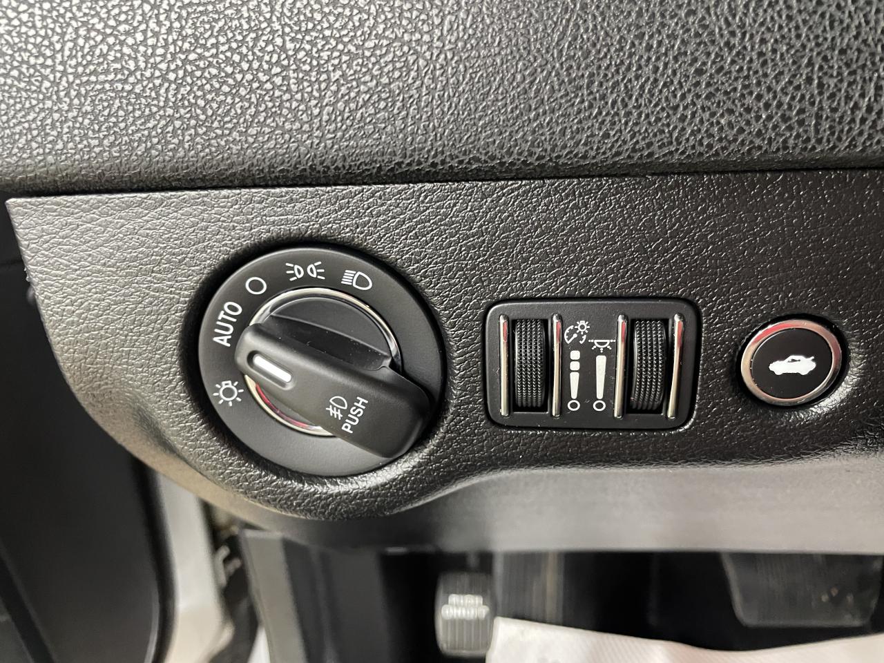 2019 Chrysler 300 300S Photo13