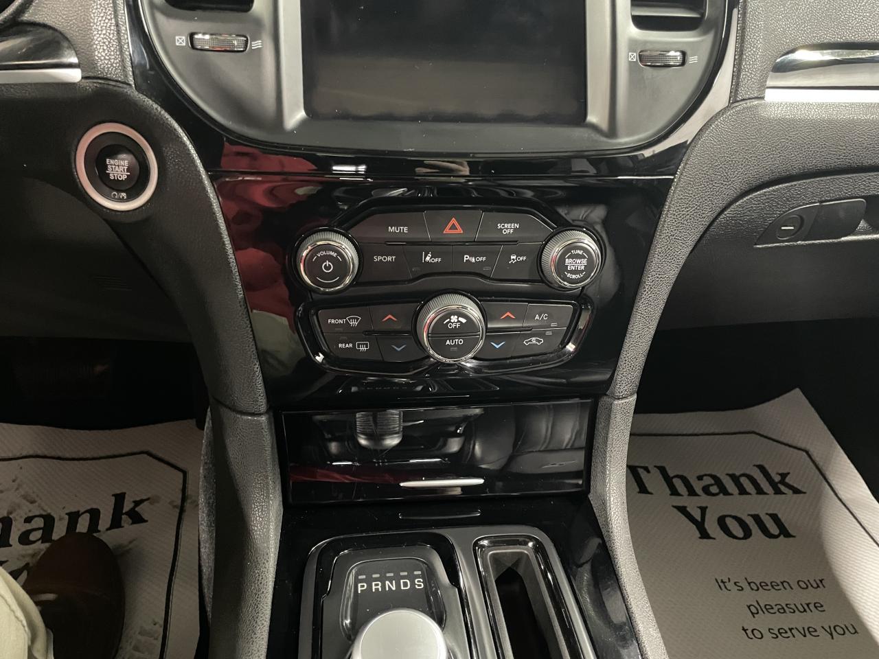 2019 Chrysler 300 300S Photo16