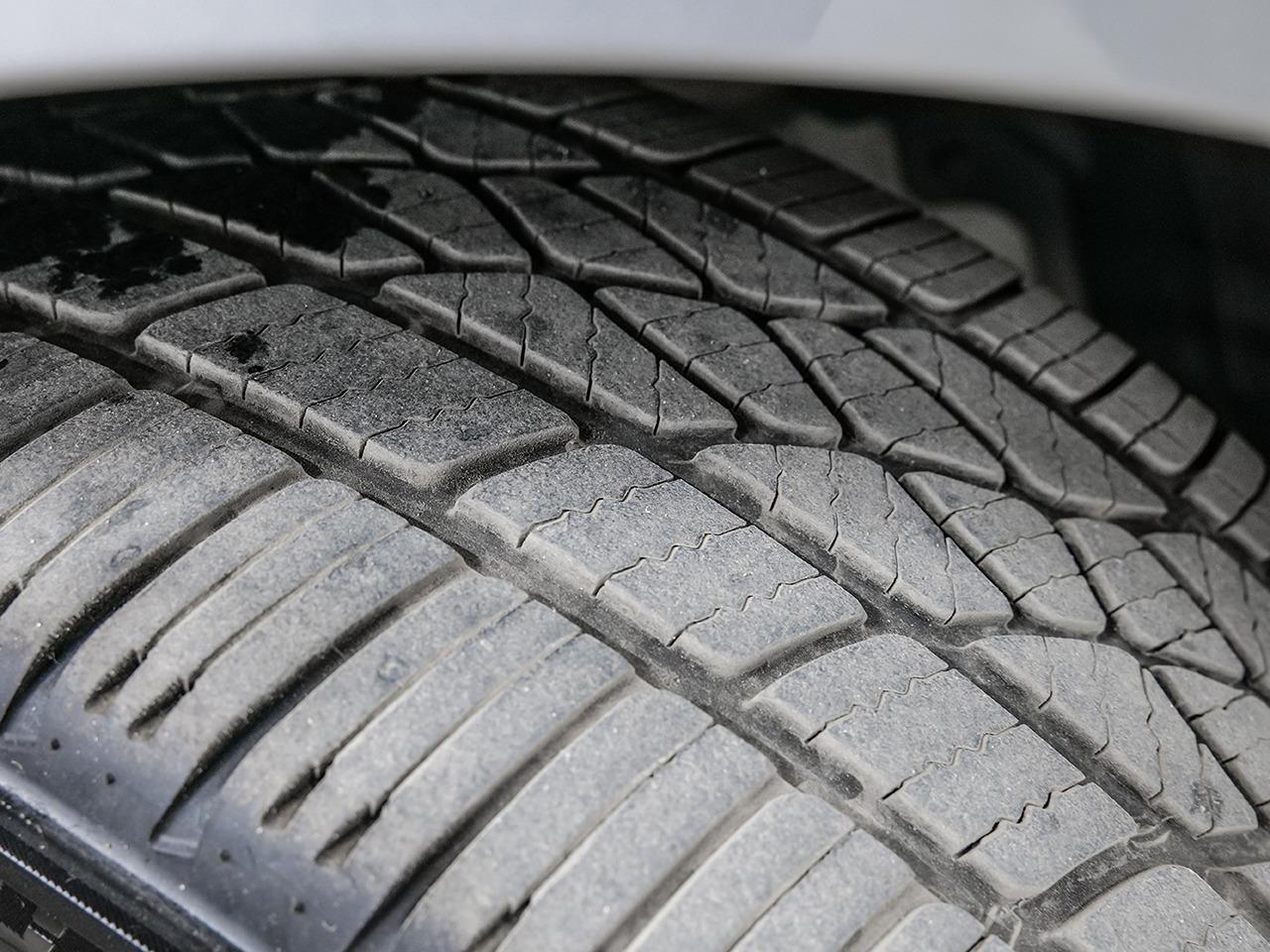 2019 Chrysler 300 300S | 20" BLACK WHEELS | PREMIUM AUDIO | Photo11