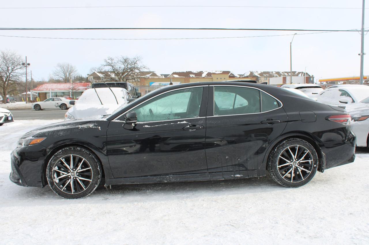 2024 Toyota Camry HYBRID SE Photo