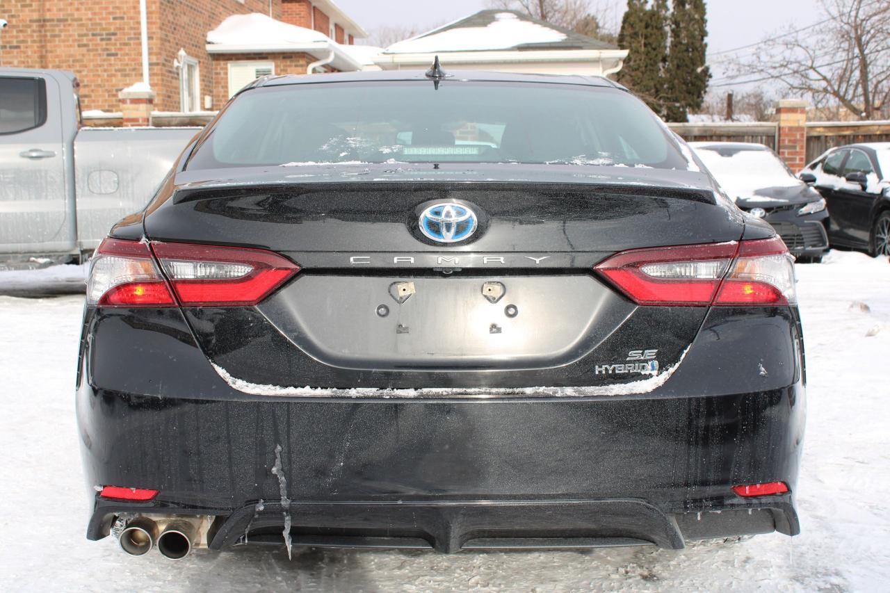 2024 Toyota Camry HYBRID SE Photo