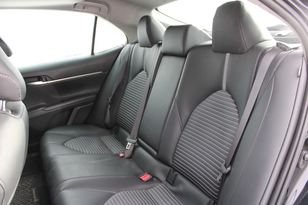 2024 Toyota Camry HYBRID SE Photo