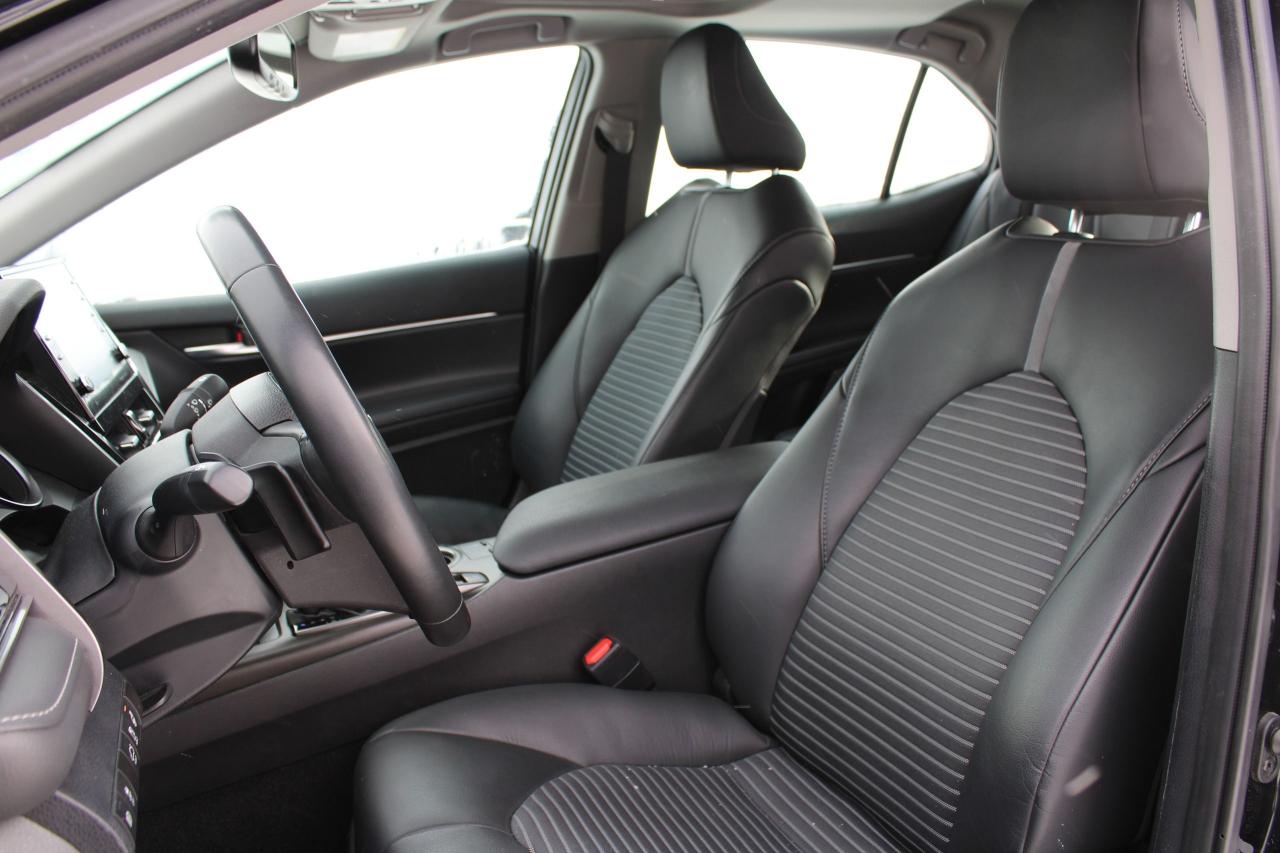 2024 Toyota Camry HYBRID SE Photo