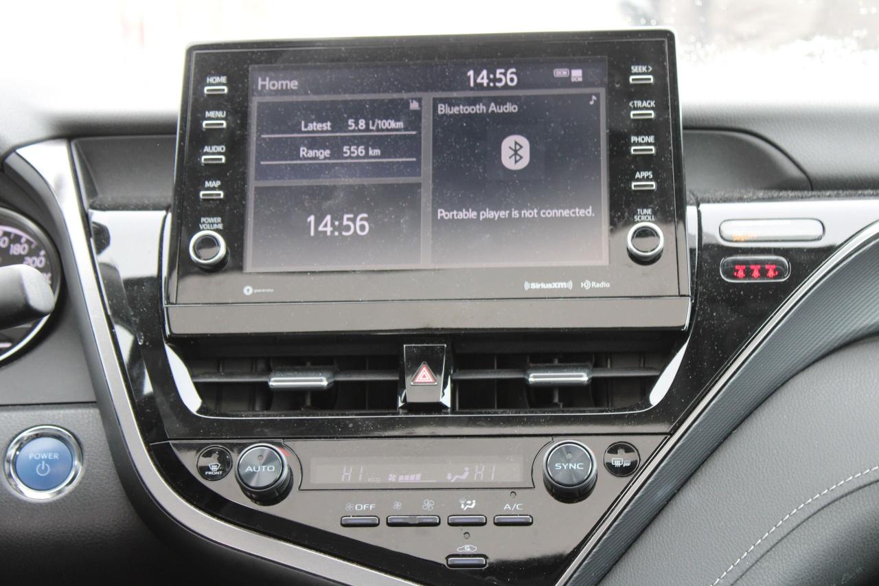 2024 Toyota Camry HYBRID SE Photo