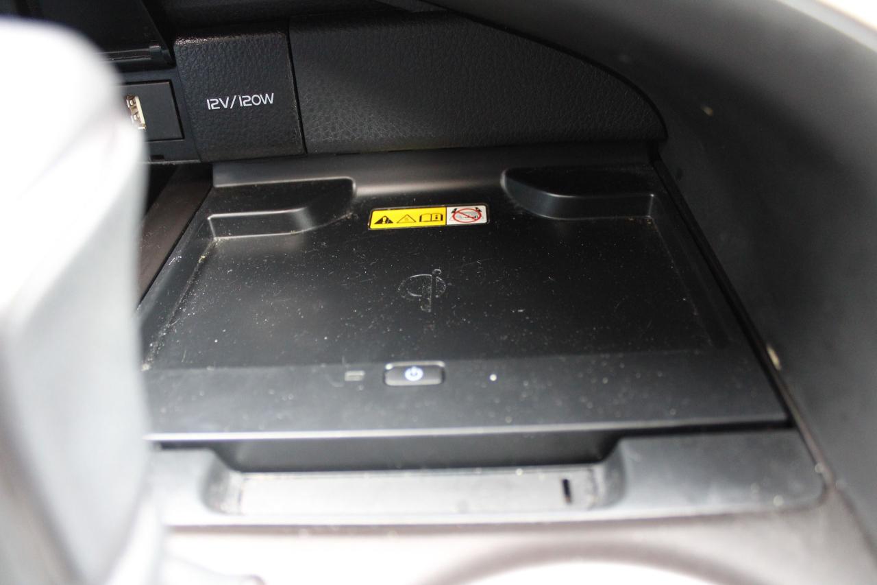 2024 Toyota Camry HYBRID SE Photo