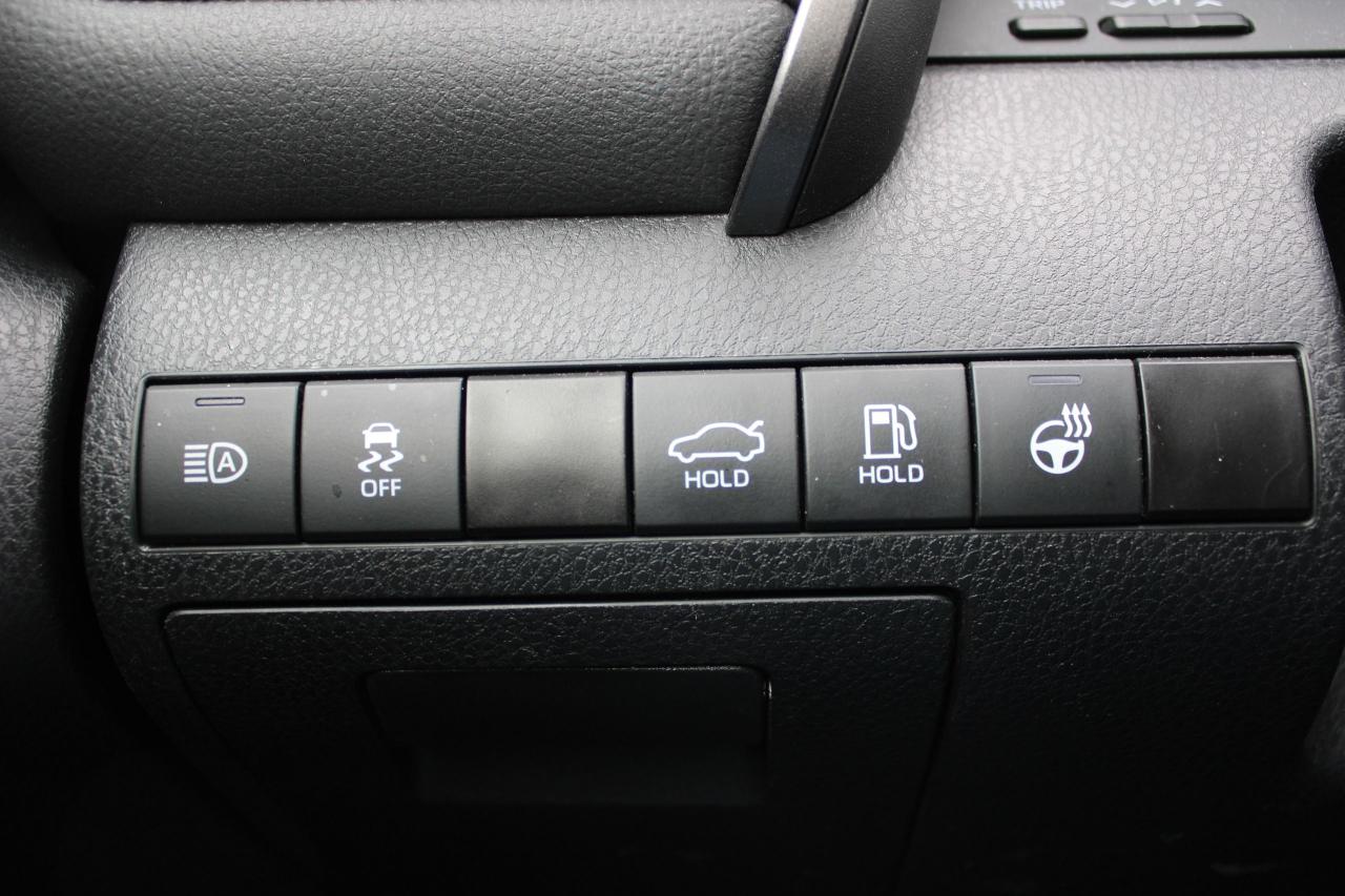 2024 Toyota Camry HYBRID SE Photo