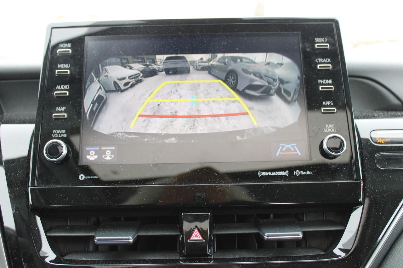 2024 Toyota Camry HYBRID SE Photo