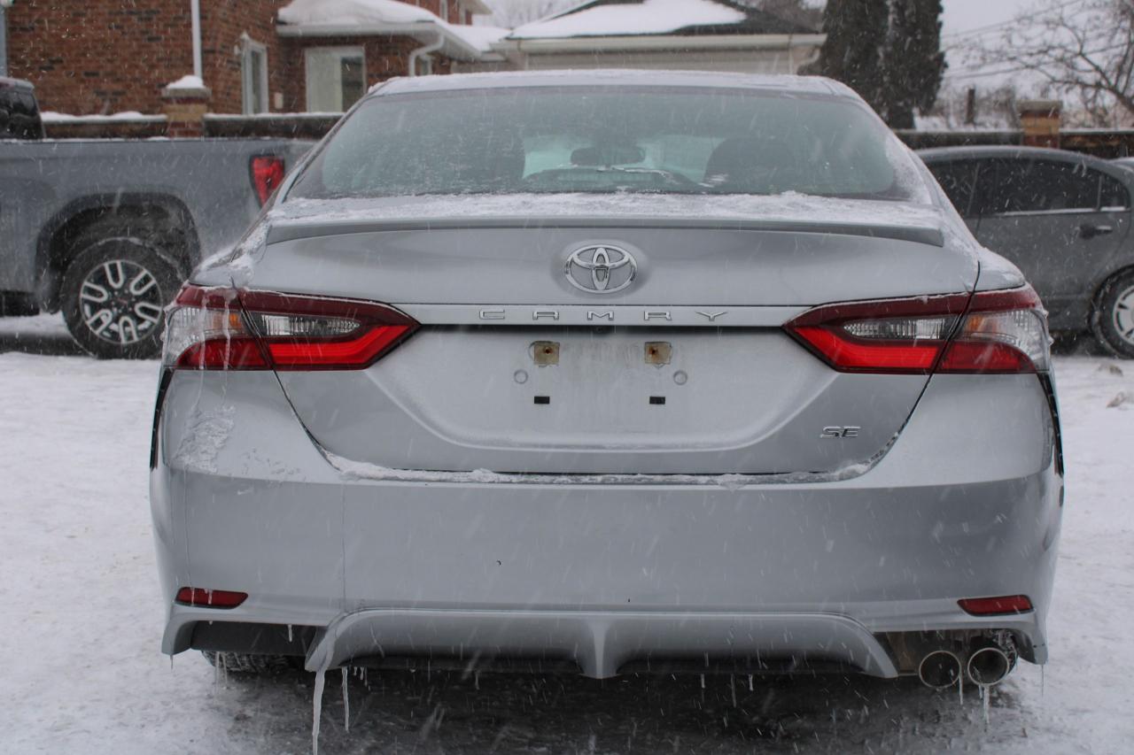 2024 Toyota Camry SE Photo