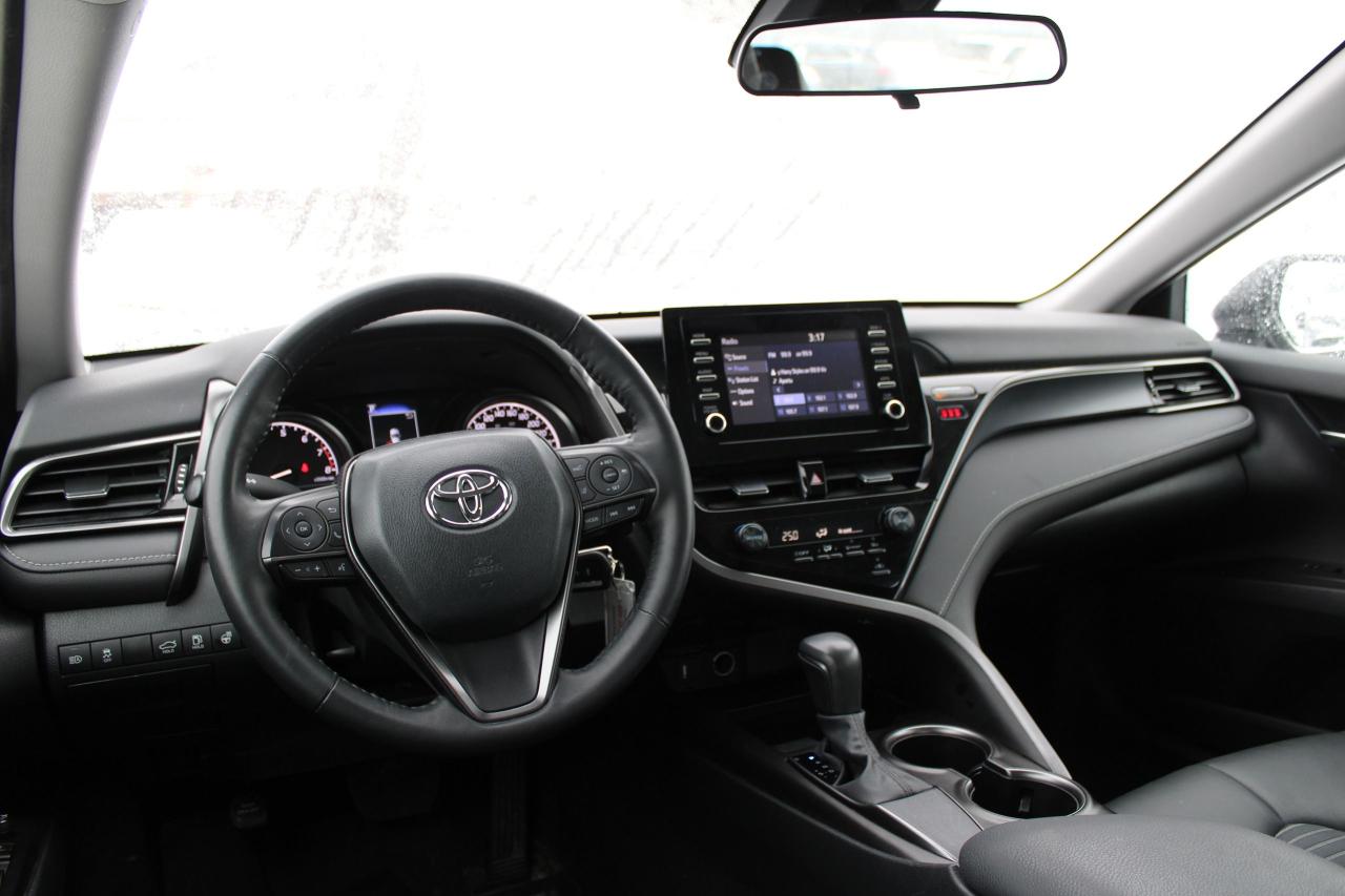 2024 Toyota Camry SE Photo