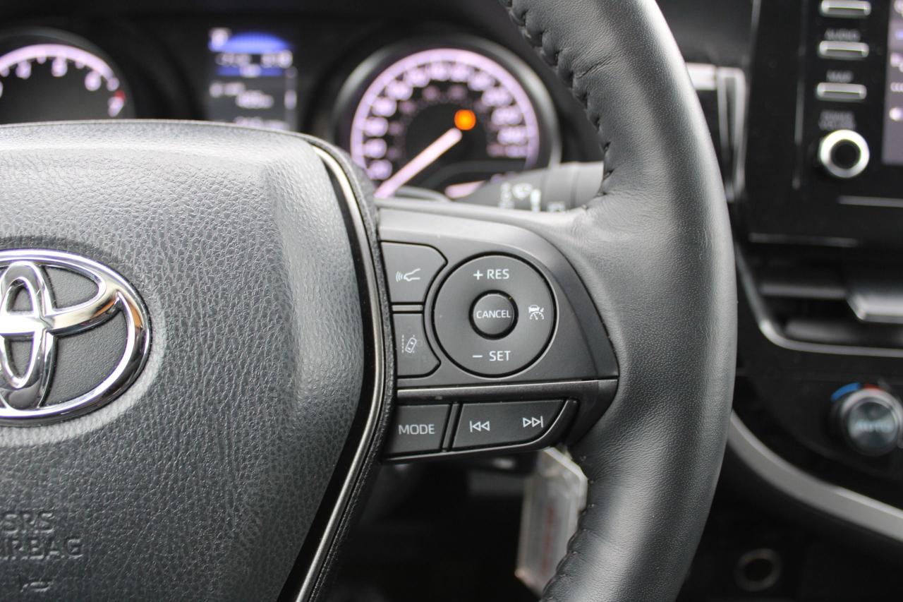 2024 Toyota Camry SE Photo