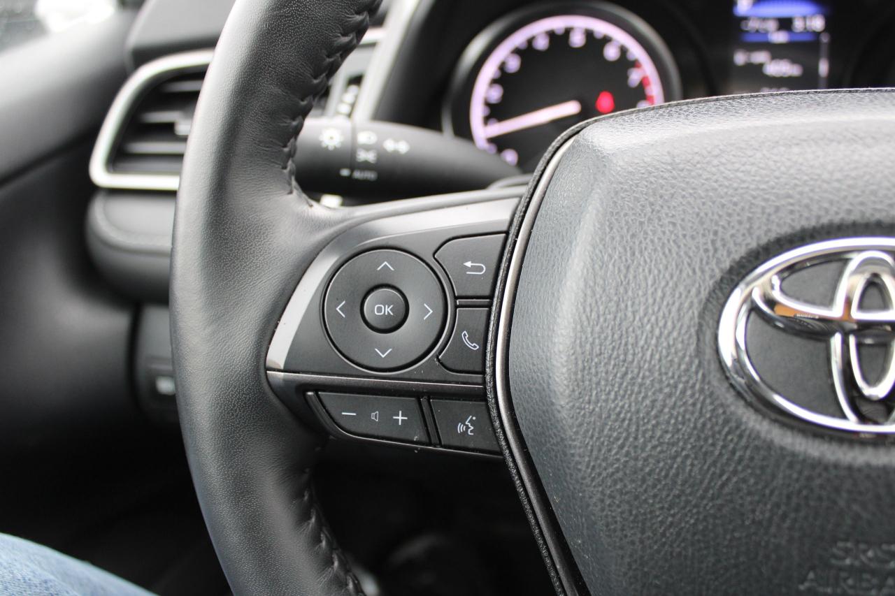 2024 Toyota Camry SE Photo