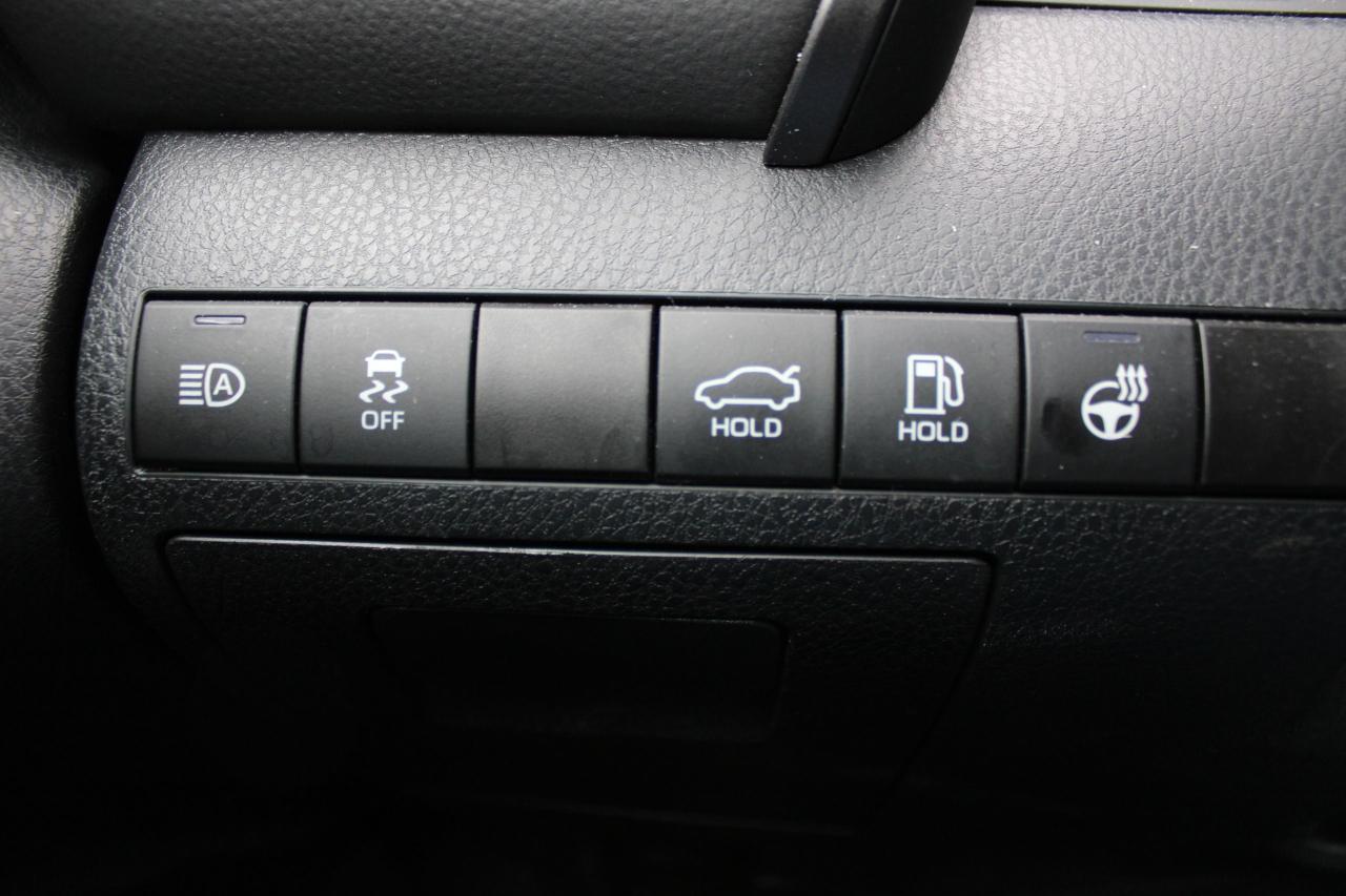 2024 Toyota Camry SE Photo