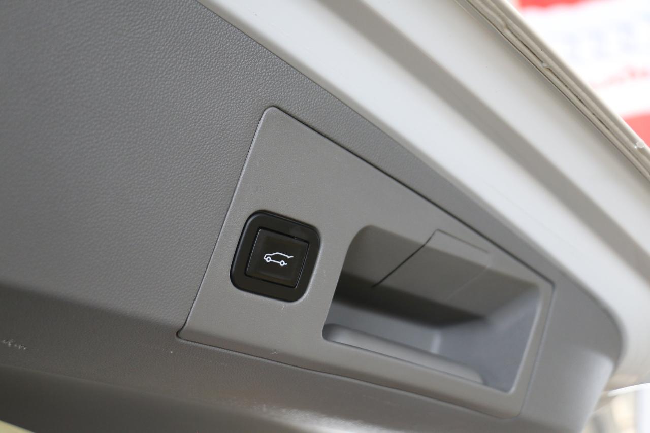 2017 Cadillac XT5 Premium Luxury AWD - LEATHER|NAVI|CAMERA|PANOROOF Photo