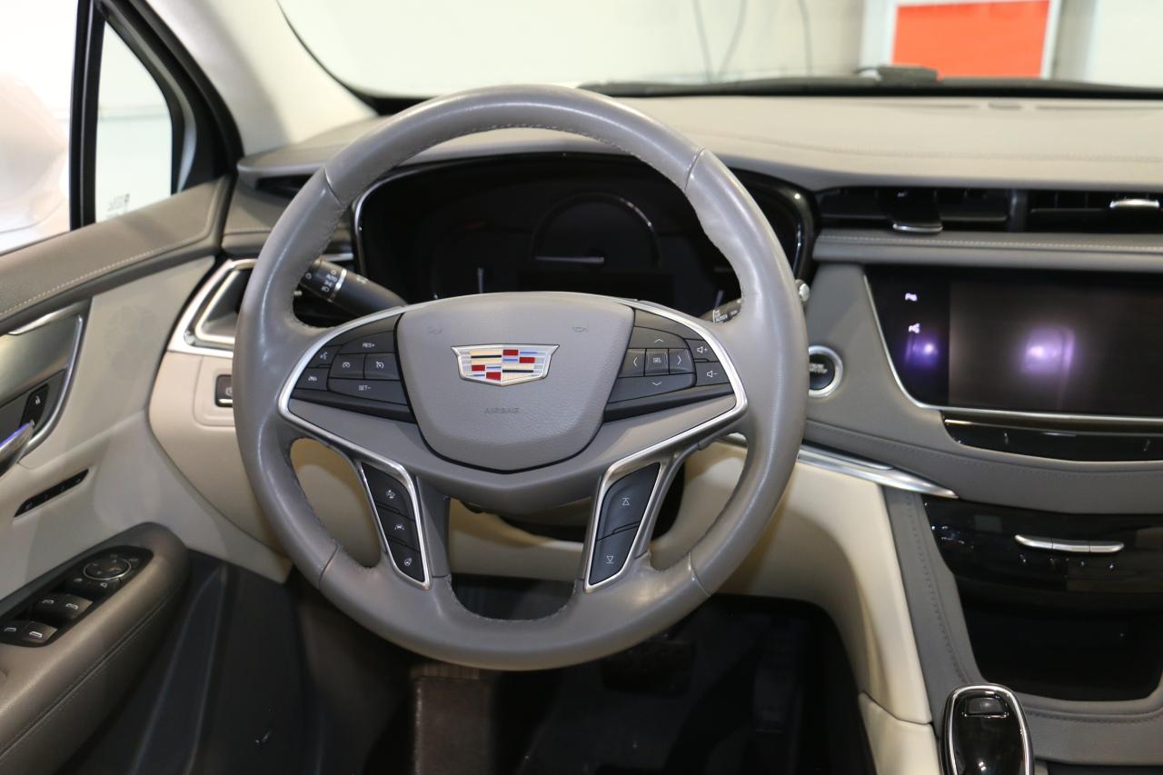 2017 Cadillac XT5 Premium Luxury AWD - LEATHER|NAVI|CAMERA|PANOROOF Photo