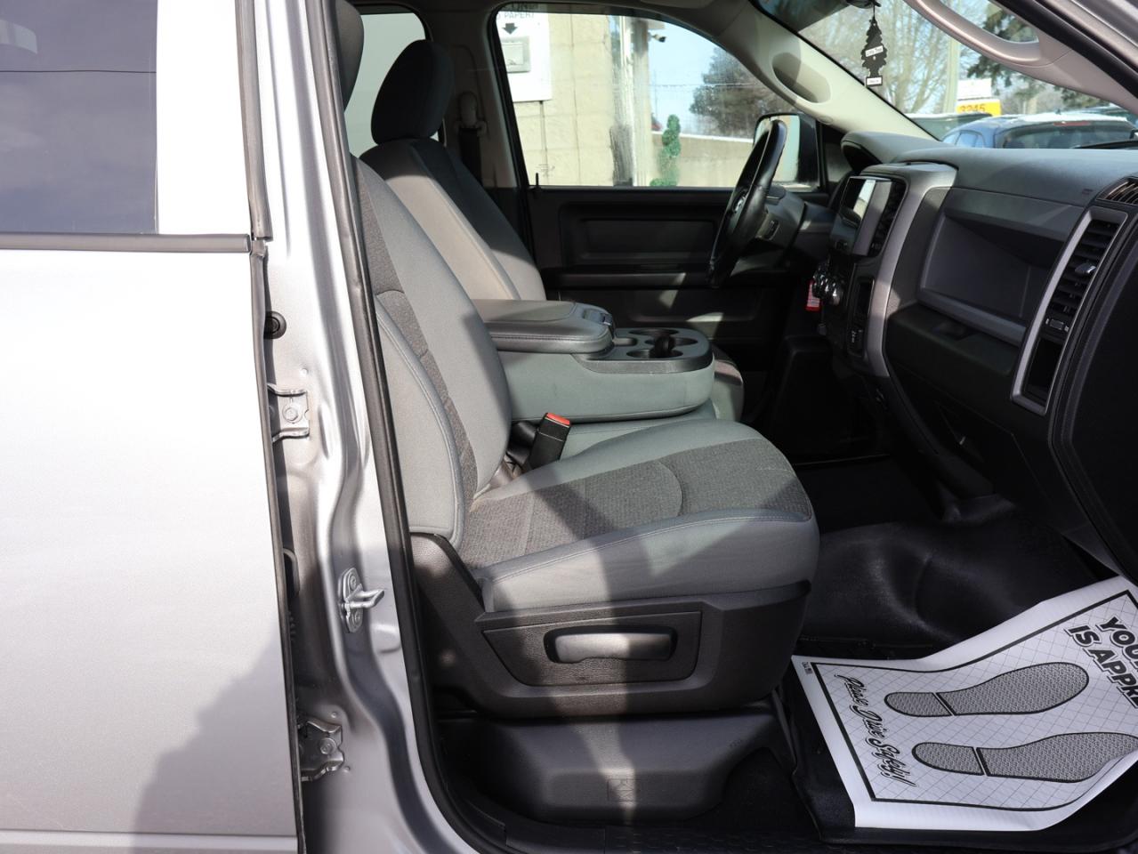 2019 RAM 1500 TRADESMAN CREW 4WD DIESEL *ACCIDENT FREE* CAMERA NAV BLUETOOTH CRUISE ALLOYS Photo