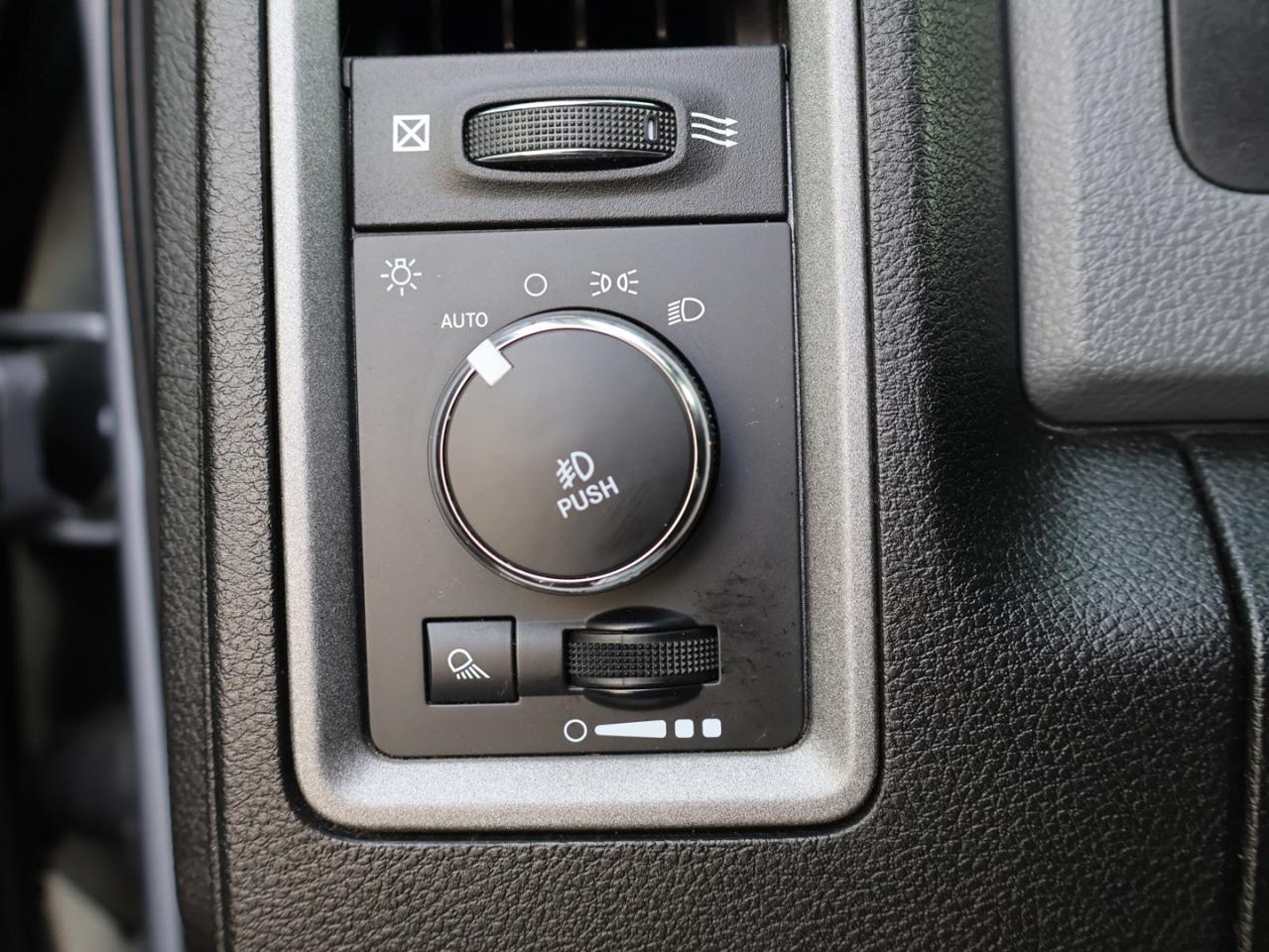 2019 RAM 1500 TRADESMAN CREW 4WD DIESEL *ACCIDENT FREE* CAMERA NAV BLUETOOTH CRUISE ALLOYS Photo