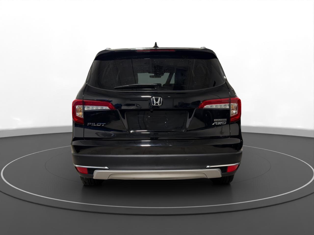 2022 Honda Pilot Touring 8-Passenger AWD Photo