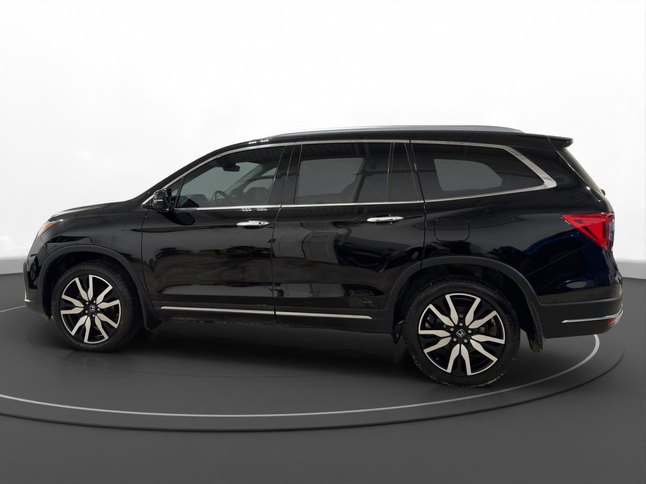 2022 Honda Pilot Touring 8-Passenger AWD Photo