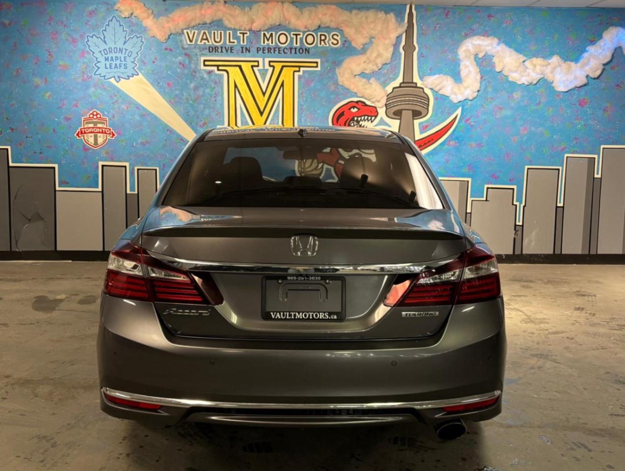 2017 Honda Accord 4dr I4 CVT Touring Photo3