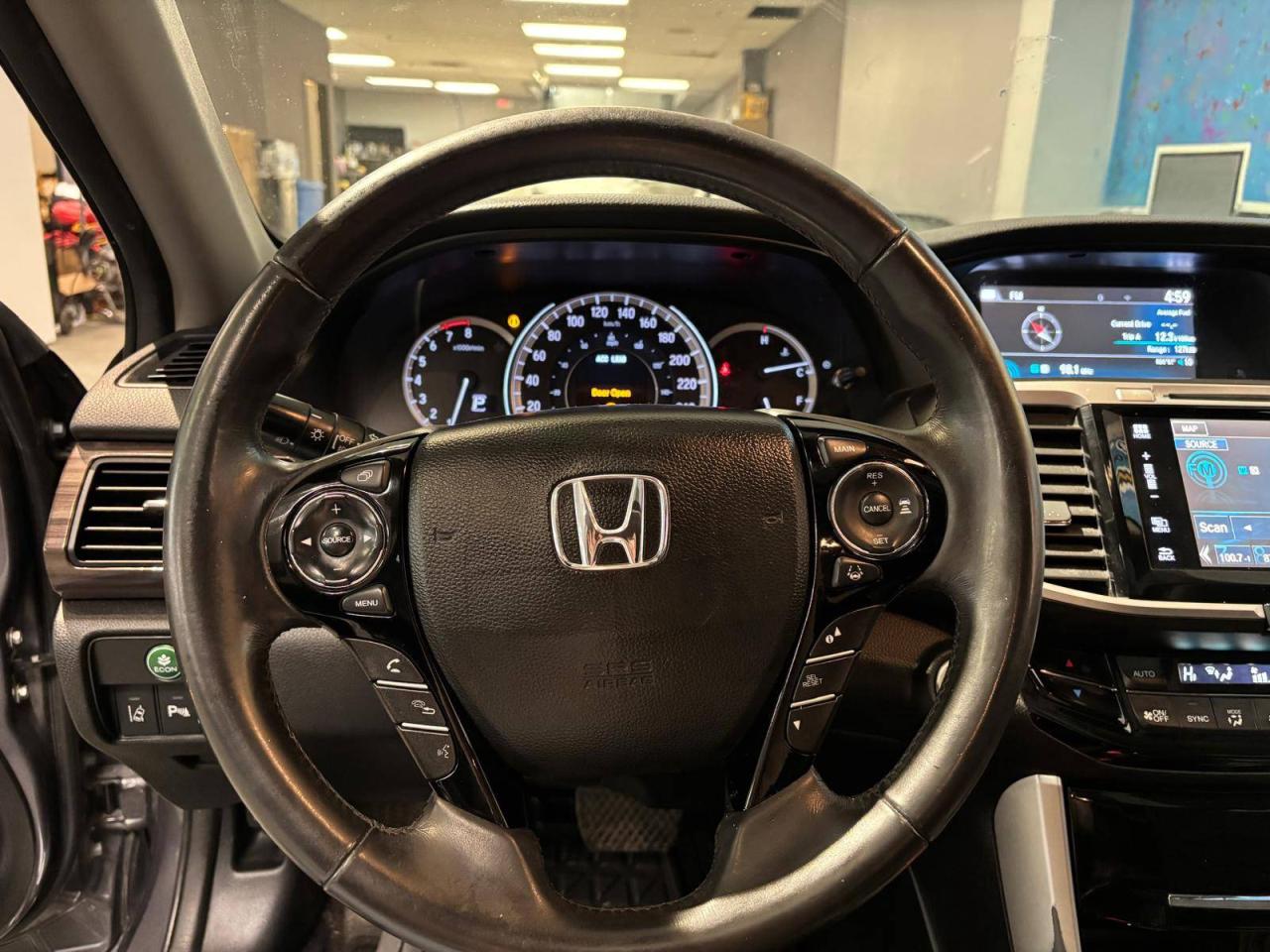 2017 Honda Accord 4dr I4 CVT Touring Photo
