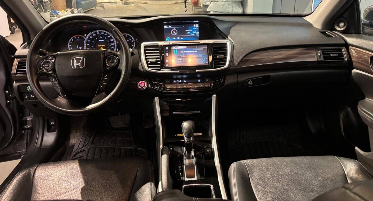 2017 Honda Accord 4dr I4 CVT Touring Photo