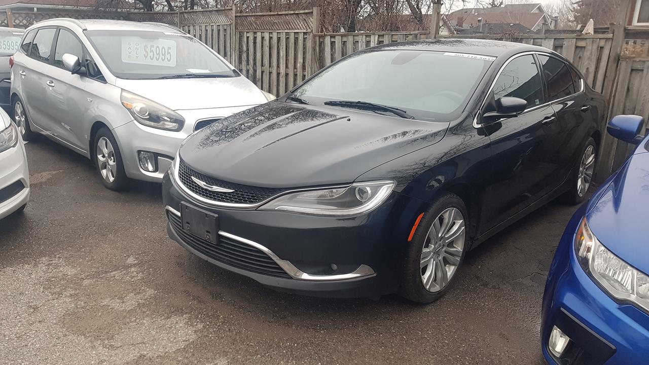 2016 Chrysler 200 Limited Photo