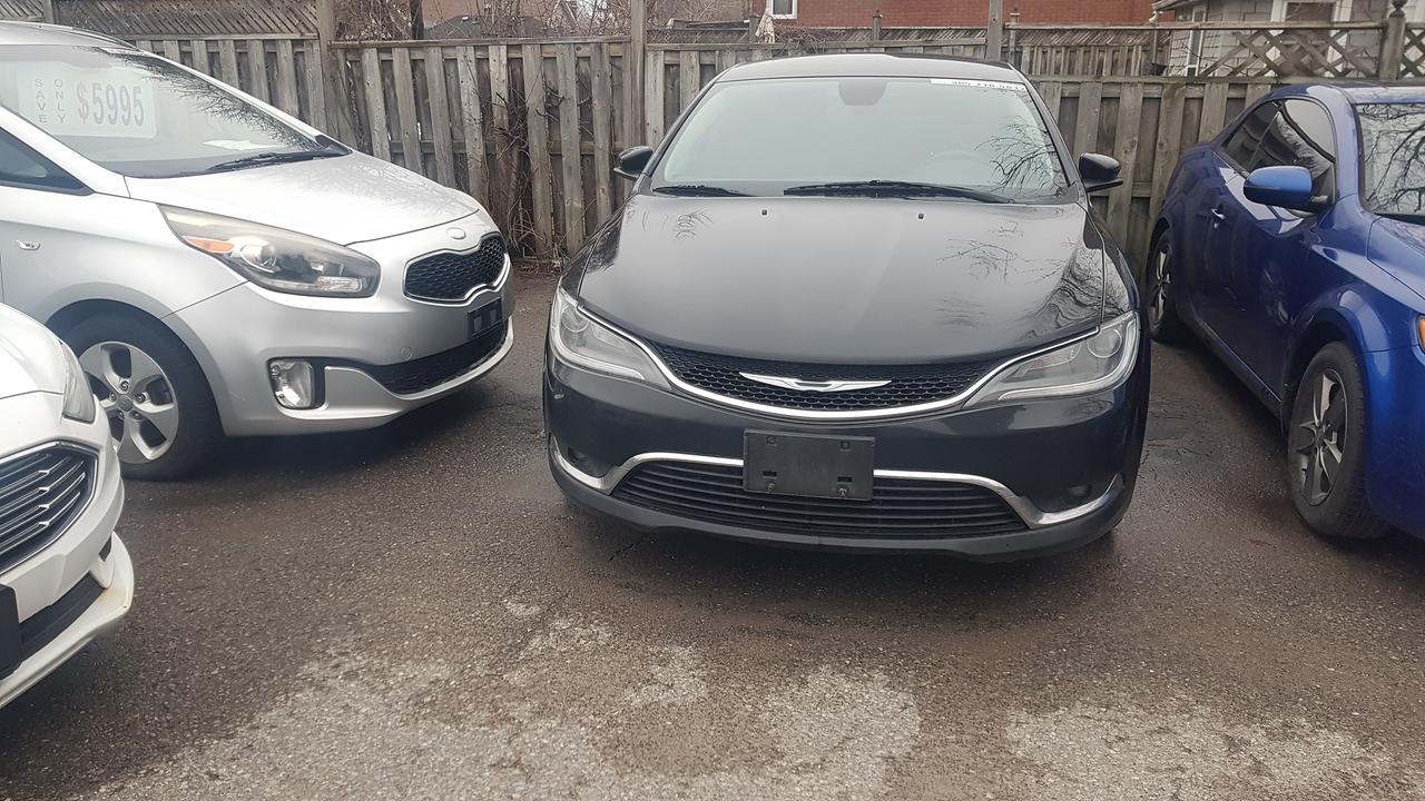 2016 Chrysler 200 Limited Photo