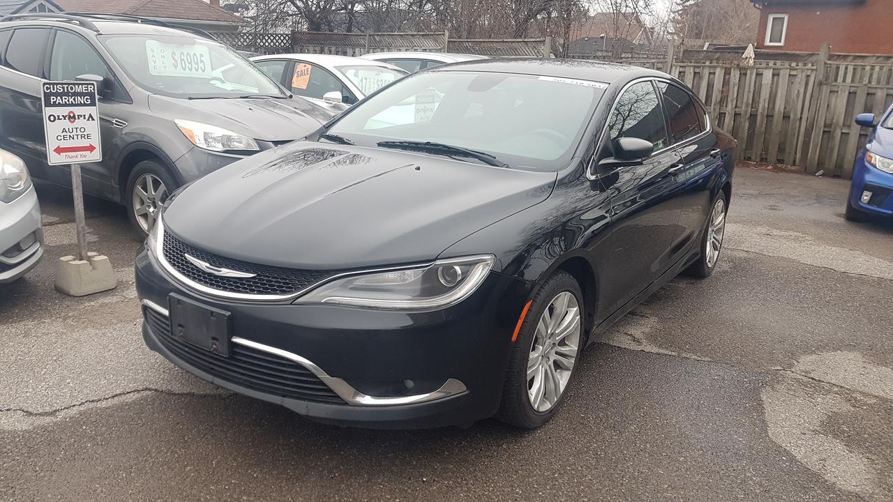 2016 Chrysler 200 Limited Photo0