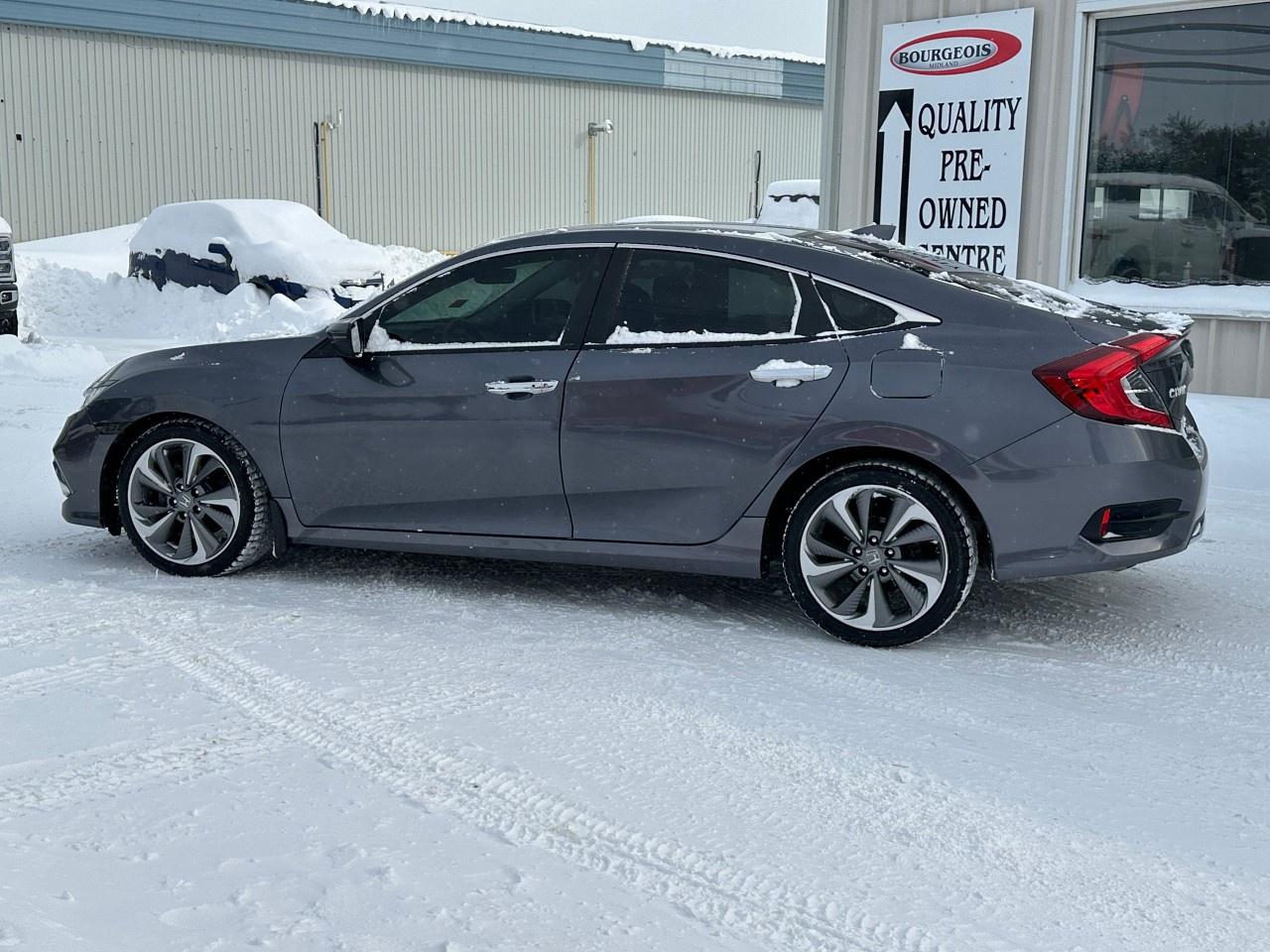 2020 Honda Civic Sedan TOURING CVT SEDAN Photo