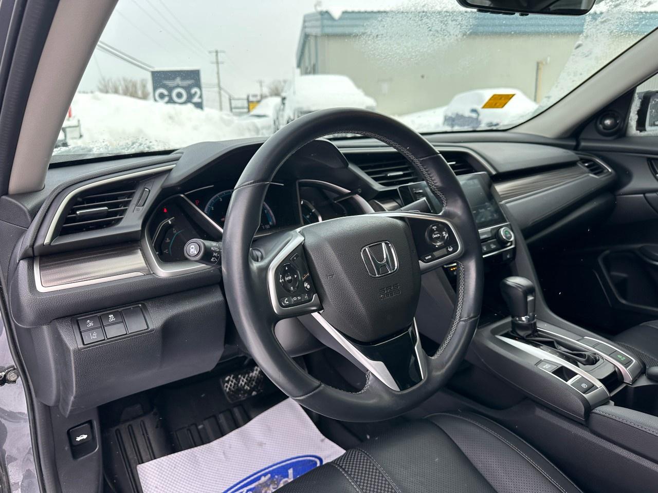 2020 Honda Civic Sedan TOURING CVT SEDAN Photo