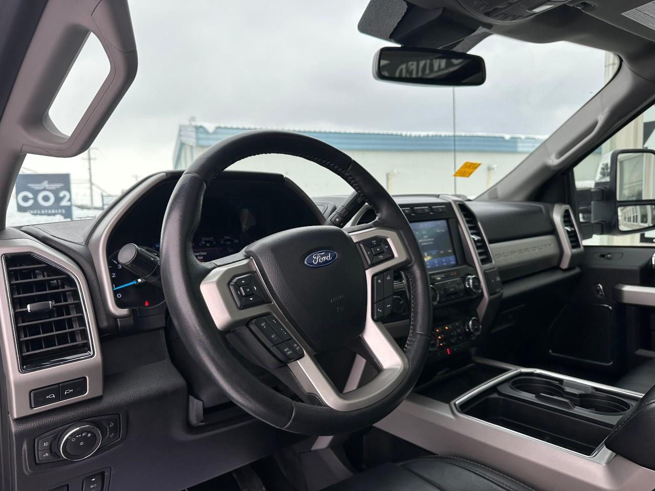 2020 Ford F-350 Super Duty SRW LARIAT 4WD CREW CAB 6.75' BOX Photo