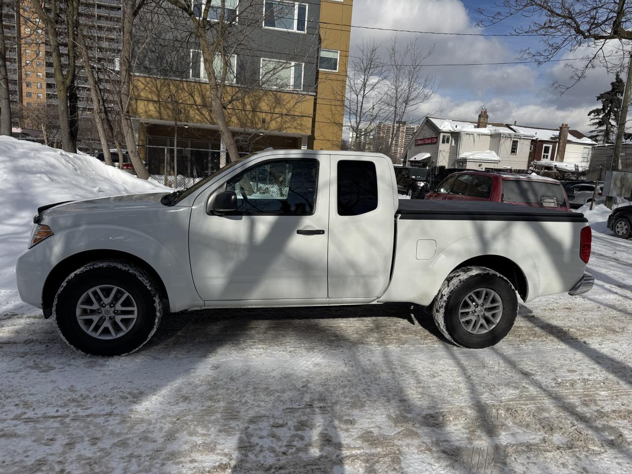 2016 Nissan Frontier SV - 4x4 Photo