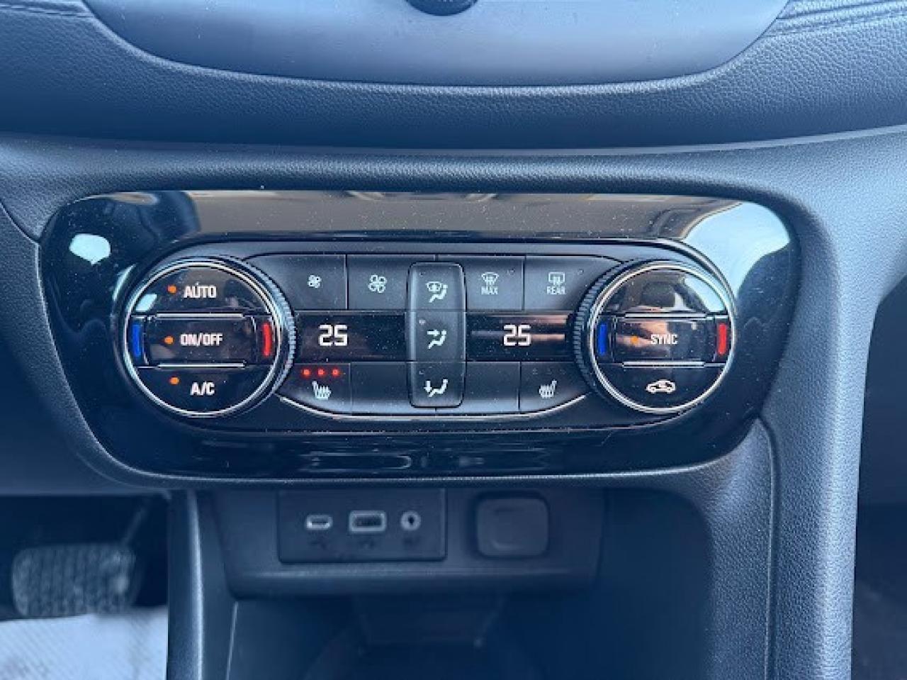 2023 Buick Encore GX Essence Photo