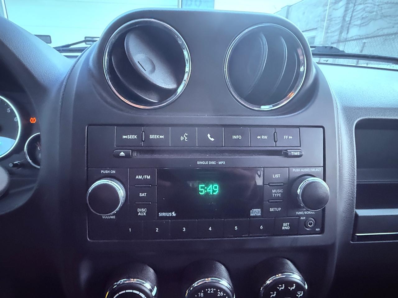 2011 Jeep Compass LIMITED Photo