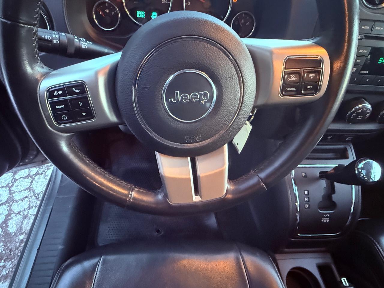 2011 Jeep Compass LIMITED Photo