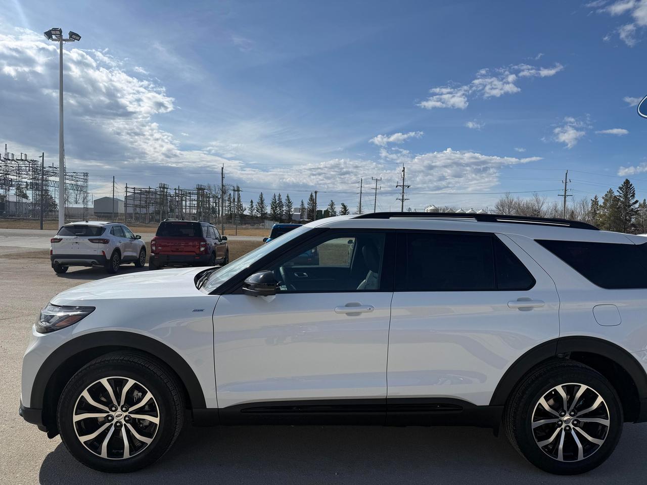2026 Ford Explorer ST-Line 4WD Photo4