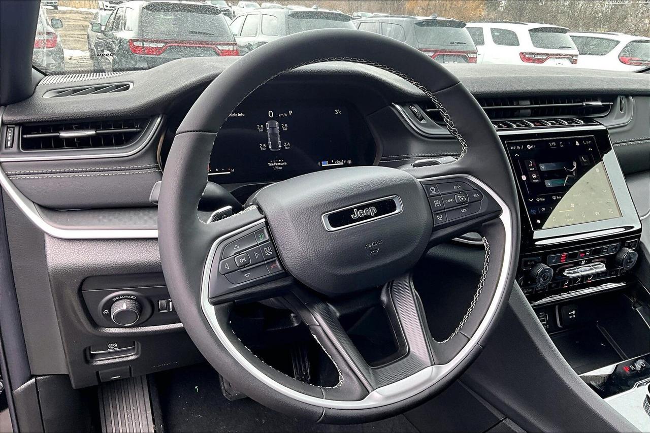 2026 Jeep Grand Cherokee LAREDO X | Sunroof | Remote Start | Power Liftgate Photo