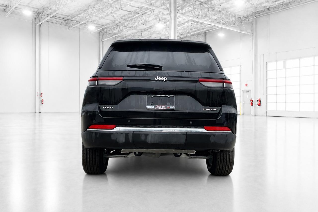 2026 Jeep Grand Cherokee LAREDO X | Sunroof | Remote Start | Power Liftgate Photo3