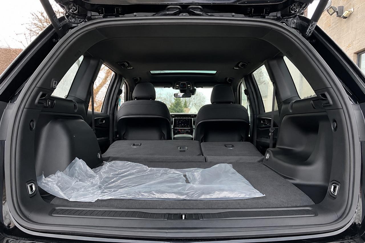 2026 Jeep Grand Cherokee LAREDO X | Sunroof | Remote Start | Power Liftgate Photo