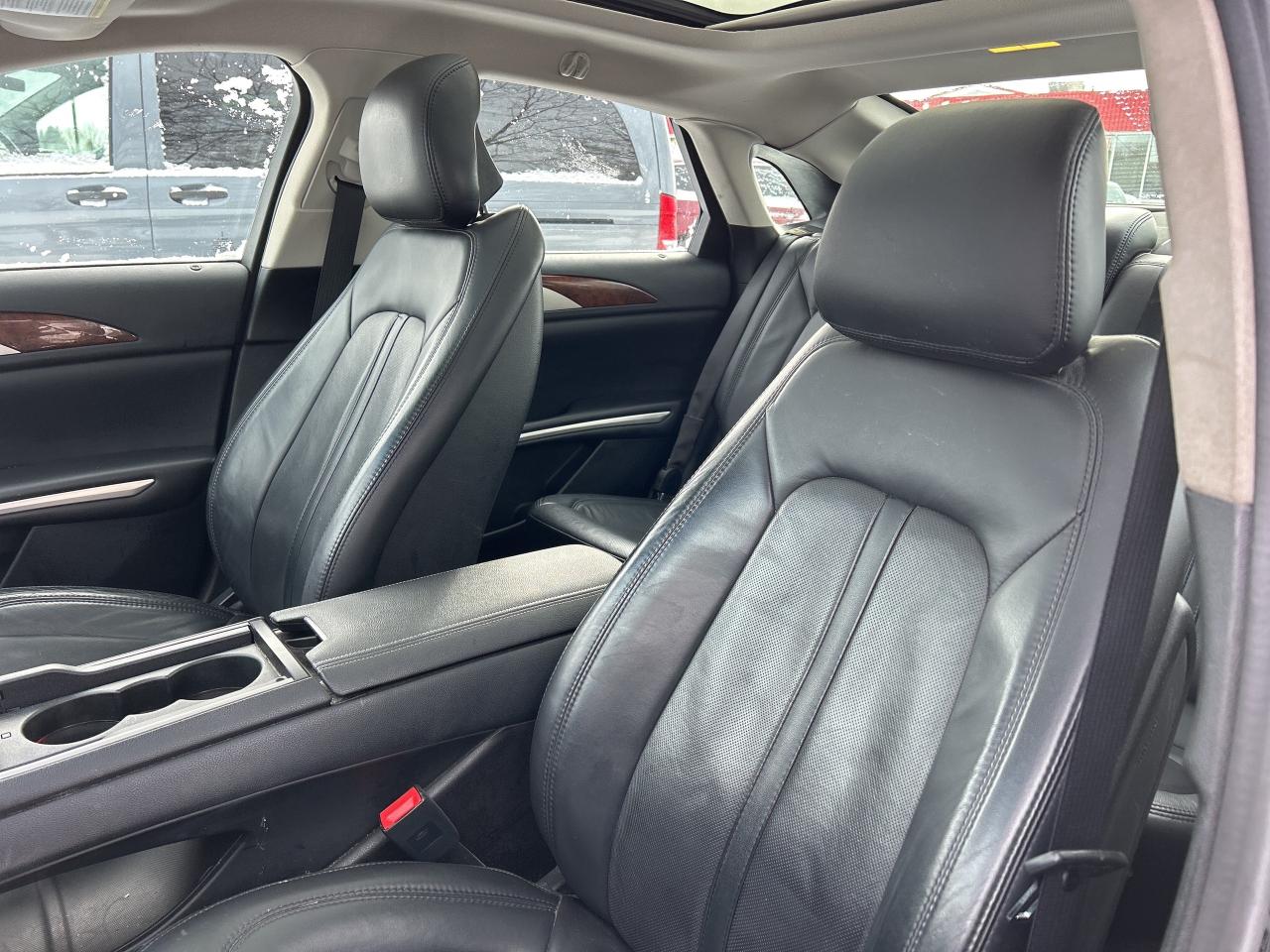 2015 Lincoln MKZ ECOBOOST, FWD, HEATED/ COOLED LEATHER! - Photo #11