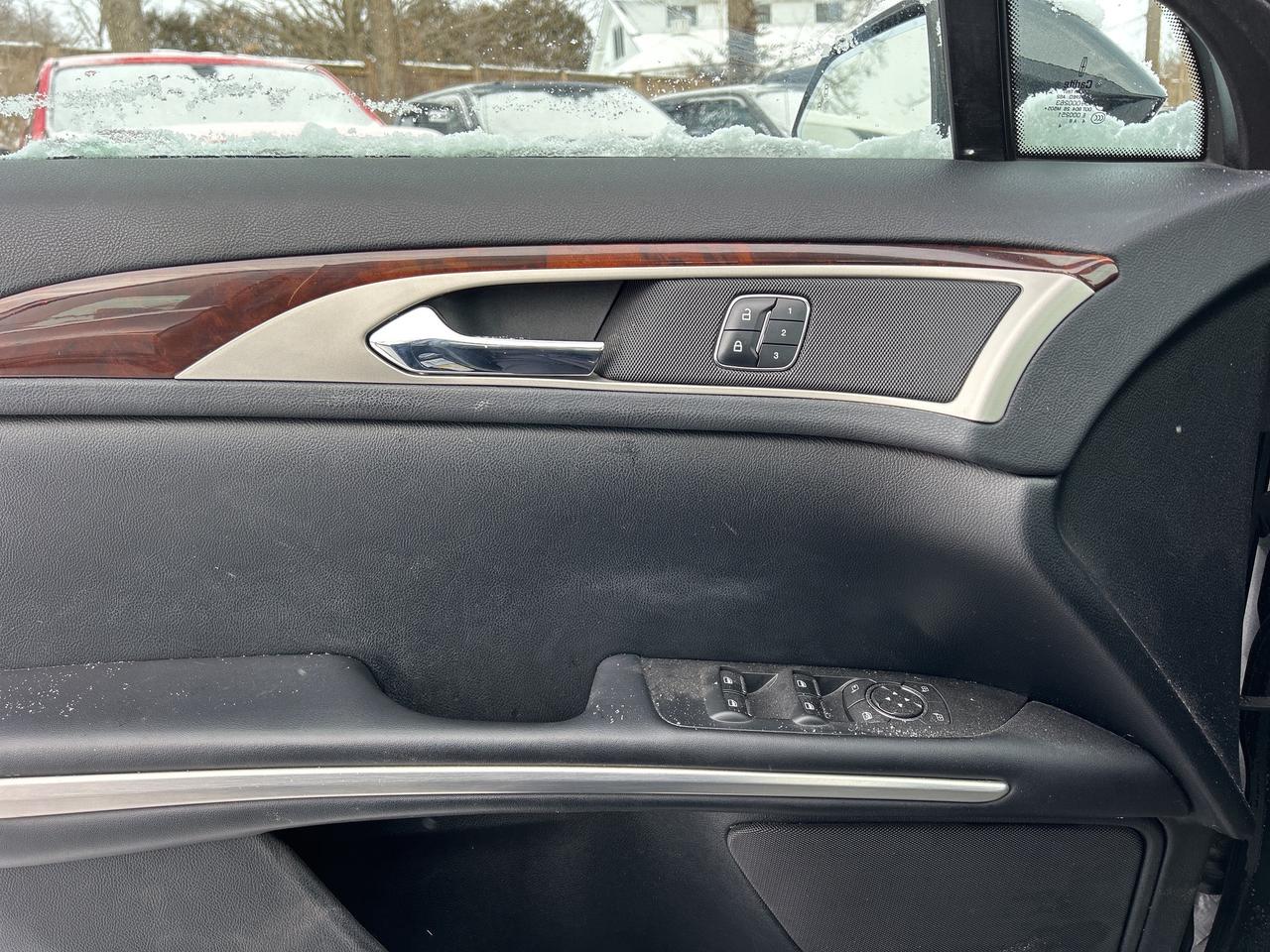 2015 Lincoln MKZ ECOBOOST, FWD, HEATED/ COOLED LEATHER! - Photo #15