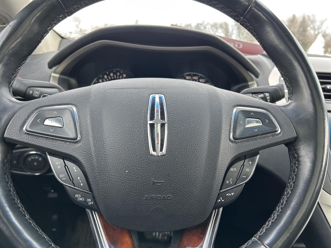2015 Lincoln MKZ ECOBOOST, FWD, HEATED/ COOLED LEATHER! - Photo #17