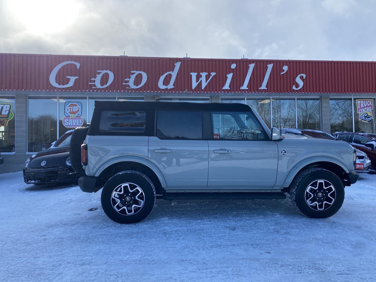 Used 2021 Ford Bronco OUTER BANKS, CLEAN CARFAX, REMOTE START, SOFT TOP! for sale in London, ON