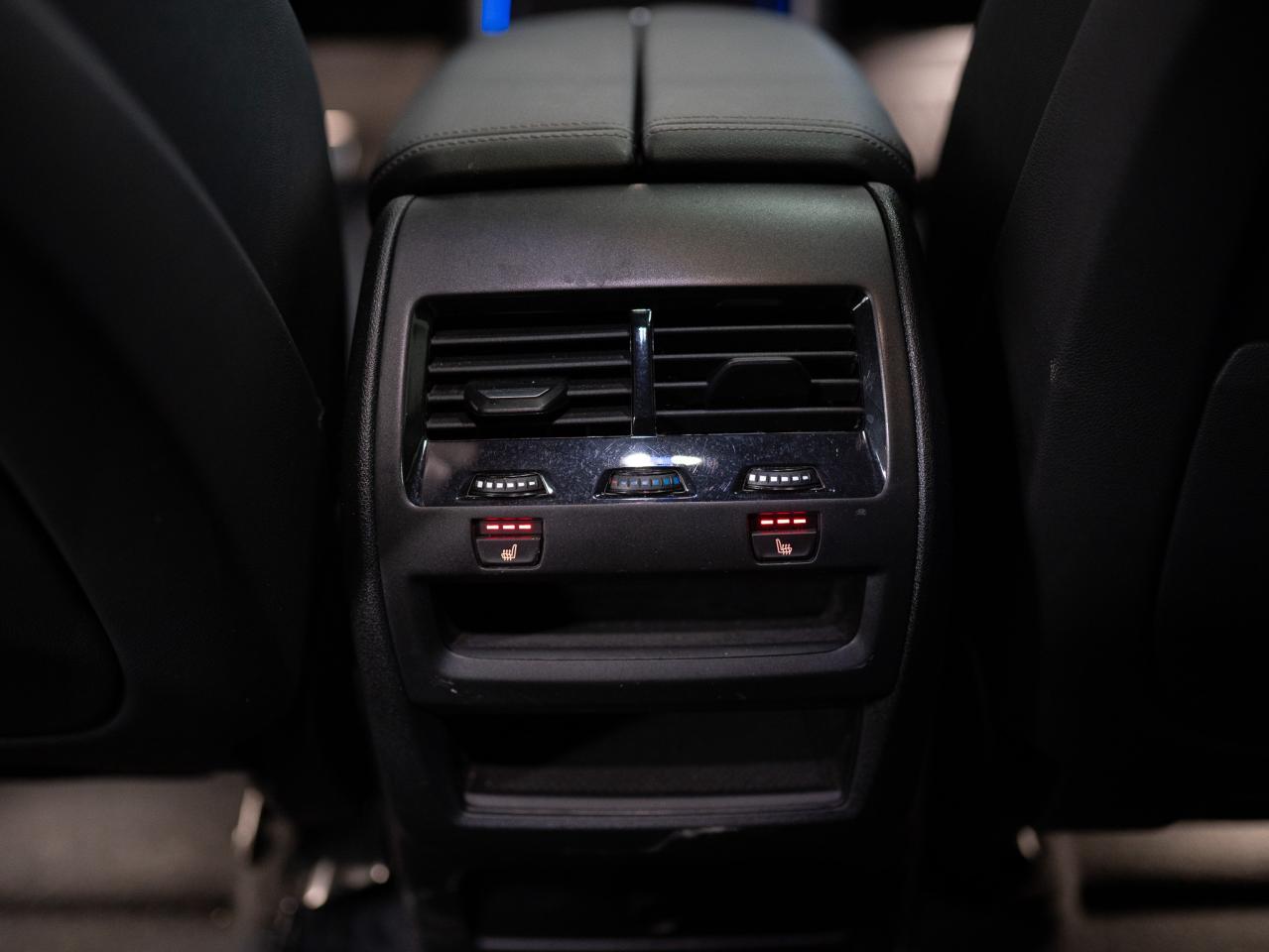 2024 BMW X6 XDRIVE40I | M-SPORT | PREMIUM | CARBON | 22 IN Photo