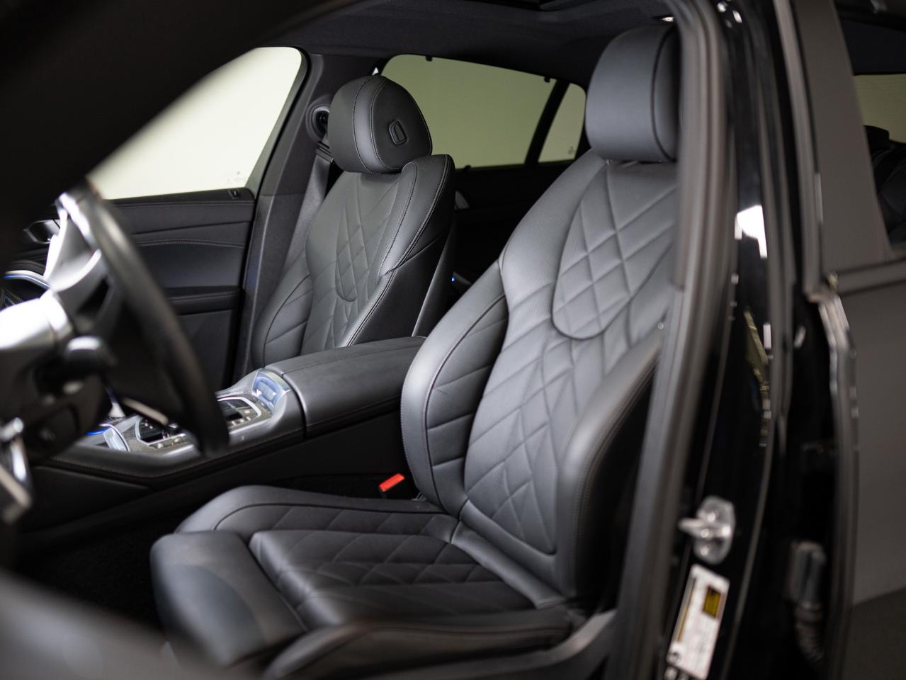 2024 BMW X6 XDRIVE40I | M-SPORT | PREMIUM | CARBON | 22 IN Photo